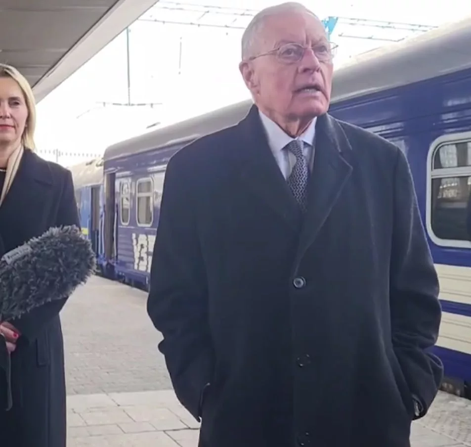 Спецпредставитель США по Украине Кит Келлог прибыл в Киев. Встречала его посол США Бриджит Бринк