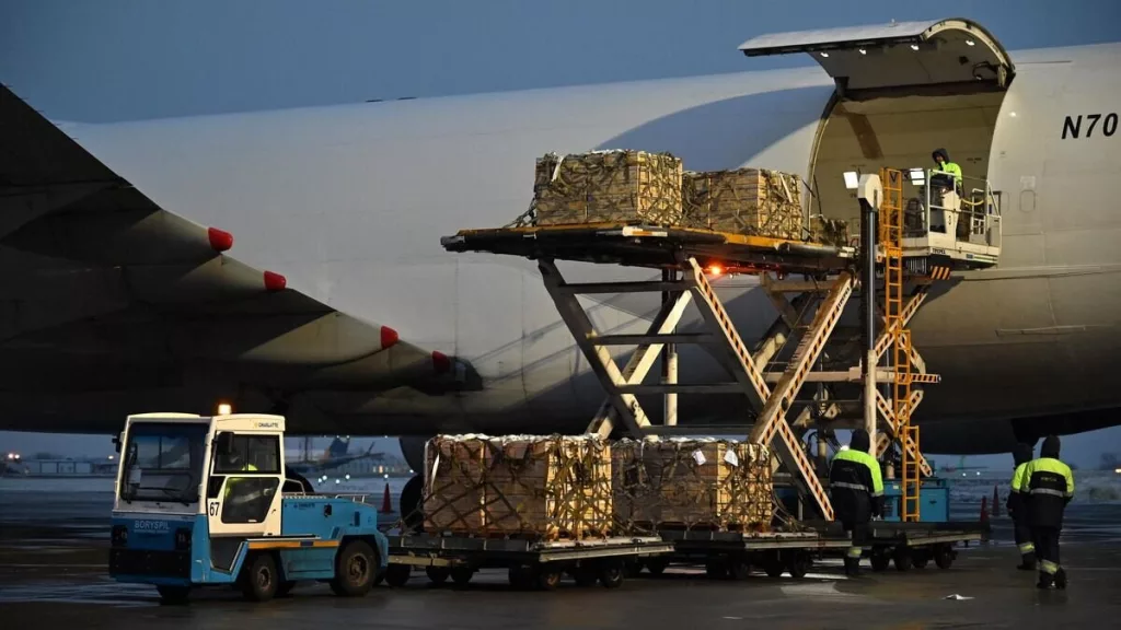 После вчерашнего вброса про европейский пакет военной помощи на 700 миллиардов евро для Украины подоспели более адекватные оценки его стоимости