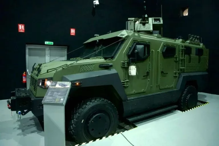 Новый бронеавтомобиль ВСУ "GYURZA-O2" показали на выставке IDEX 2025