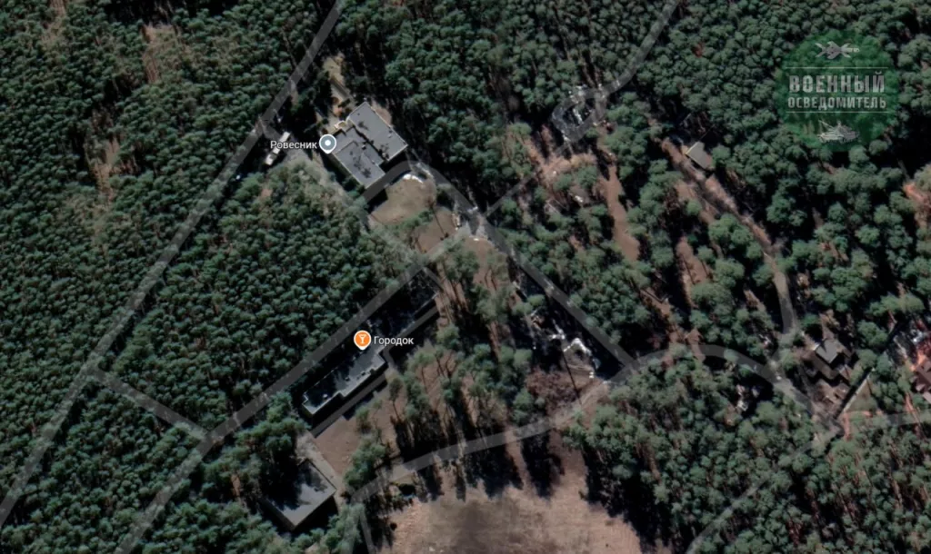 Удар "Искандера" по автомобильной технике ВСУ, сконцентрированной на территории закрытого детского лагеря "Ровесник" в квартале Барановка города Сумы