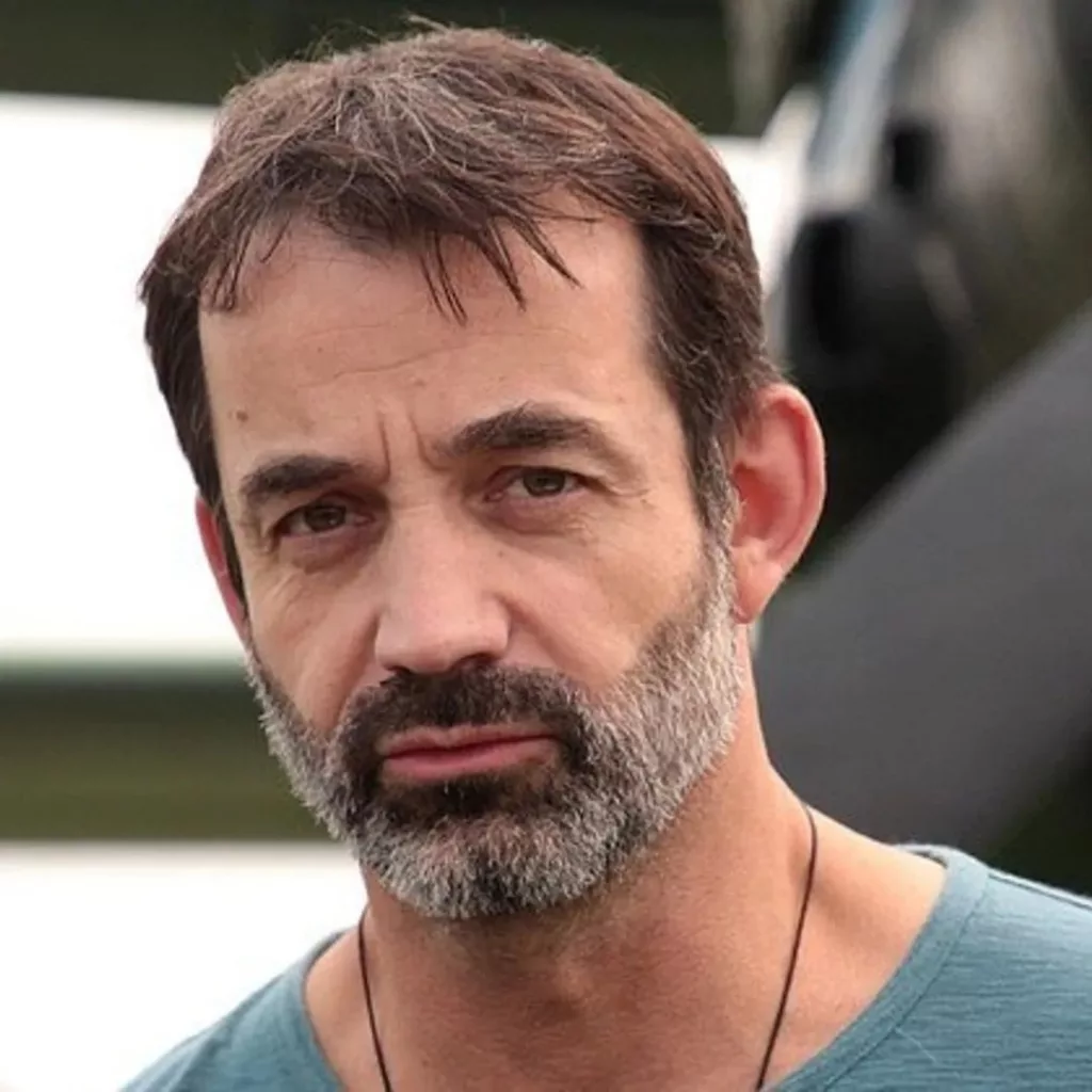 Народного артиста РФ Дмитрия Певцова заочно приговорили к десяти годам тюрьмы на Украине, заявили в СБУ