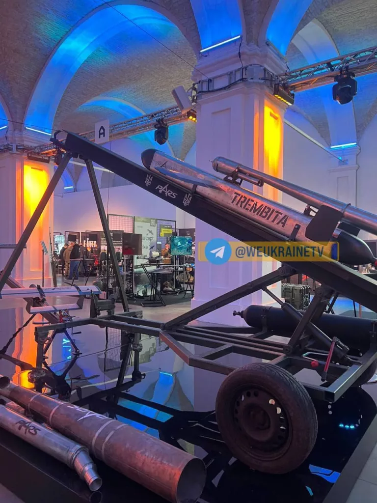 Представленная на одной из выставок украинская ракета «Трембита»