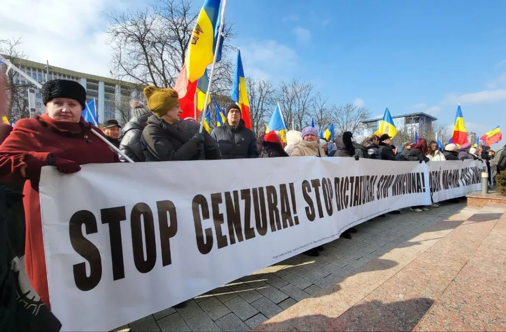 «Долой Майю Санду»: в Кишинёве люди выразили недовольство текущим президентом