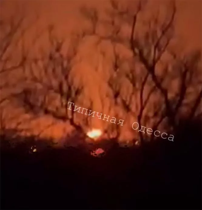 Одесса: серия ударов по инфраструктуре, сильный пожар