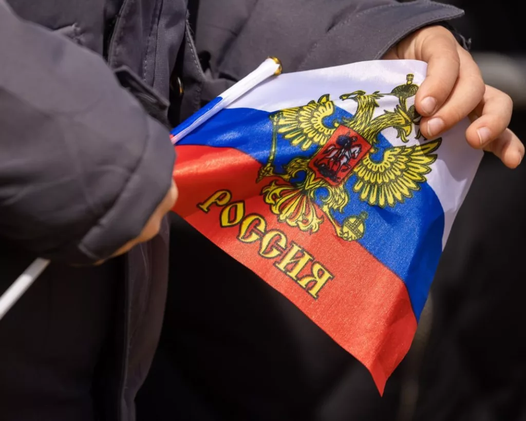 Новые территории России никто и никогда не распродаст, это невозможно, заявил Песков