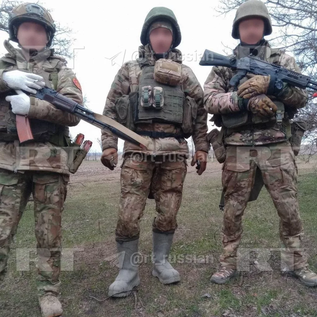Пережили четыре атаки вражеских FPV-дронов за два часа и смогли выбраться, несмотря на серьёзные ранения