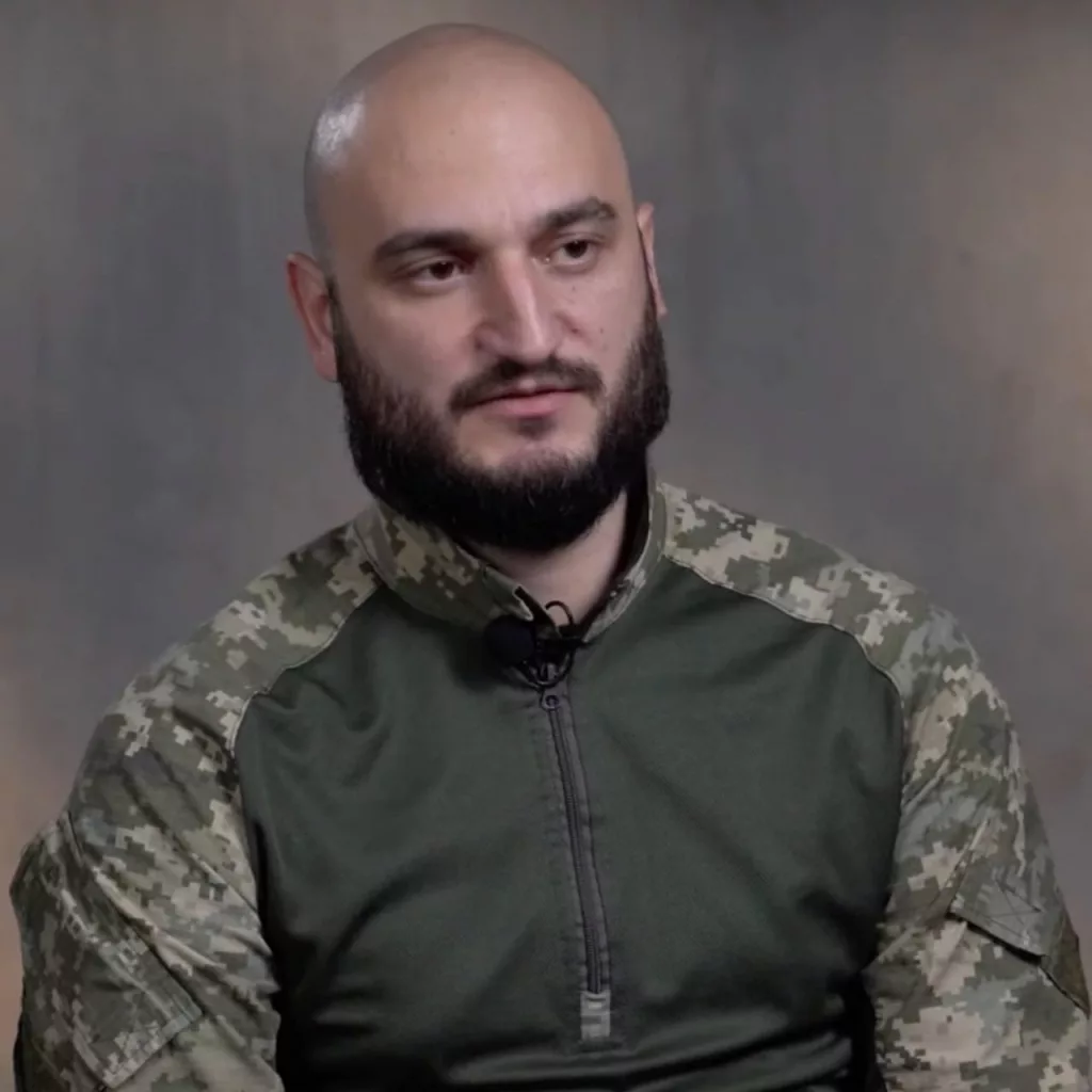 Украинцы должны ещё со школы готовиться к участию в войне, заявил вэсэушник Роман Зварич