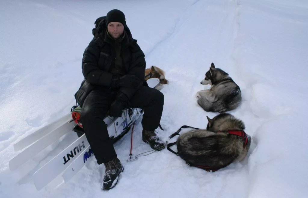 В Сочи две собаки напали на восьмилетнего мальчика, когда он шёл из школы — ребенок получил тяжелые травмы, у него порвано лицо, он находится в больнице в критическом состоянии на ИВЛ, впереди еще несколько операций