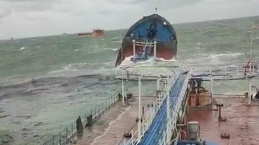 Судовладельца "Волгонефти-212" оштрафовали за нарушение техрегламентов на 30 тыс. рублей, передает корреспондент ТАСС из зала судебных разбирательств