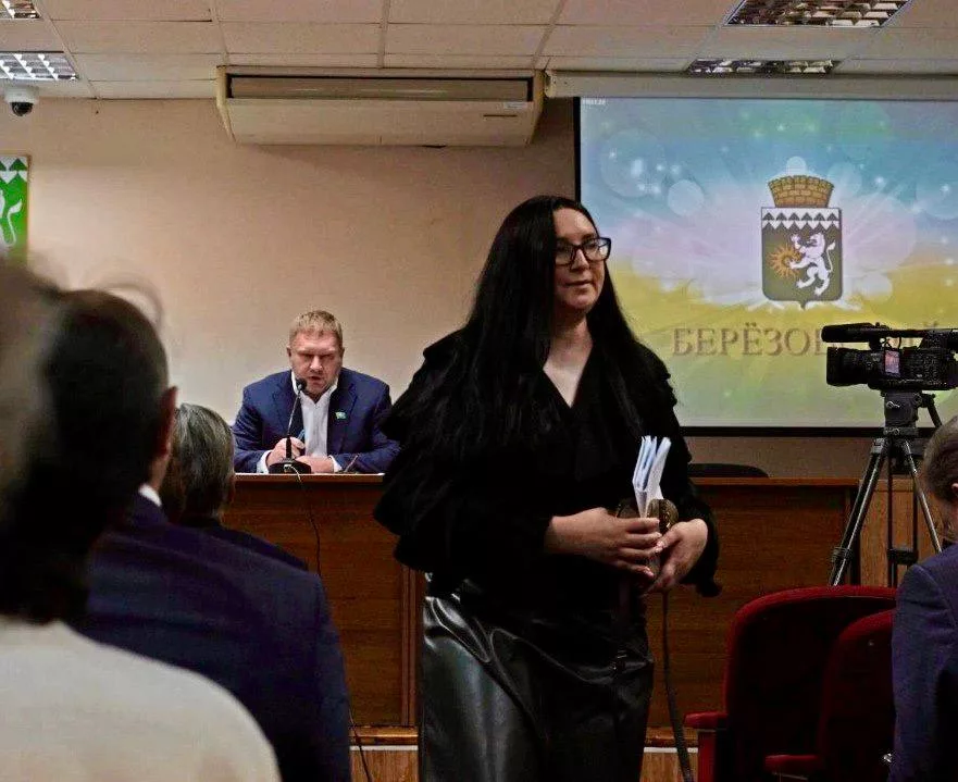 Мэр, избранная депутатами городка в Свердловской области, отказалась вступать в должность и подала в суд на отмену результатов выборов