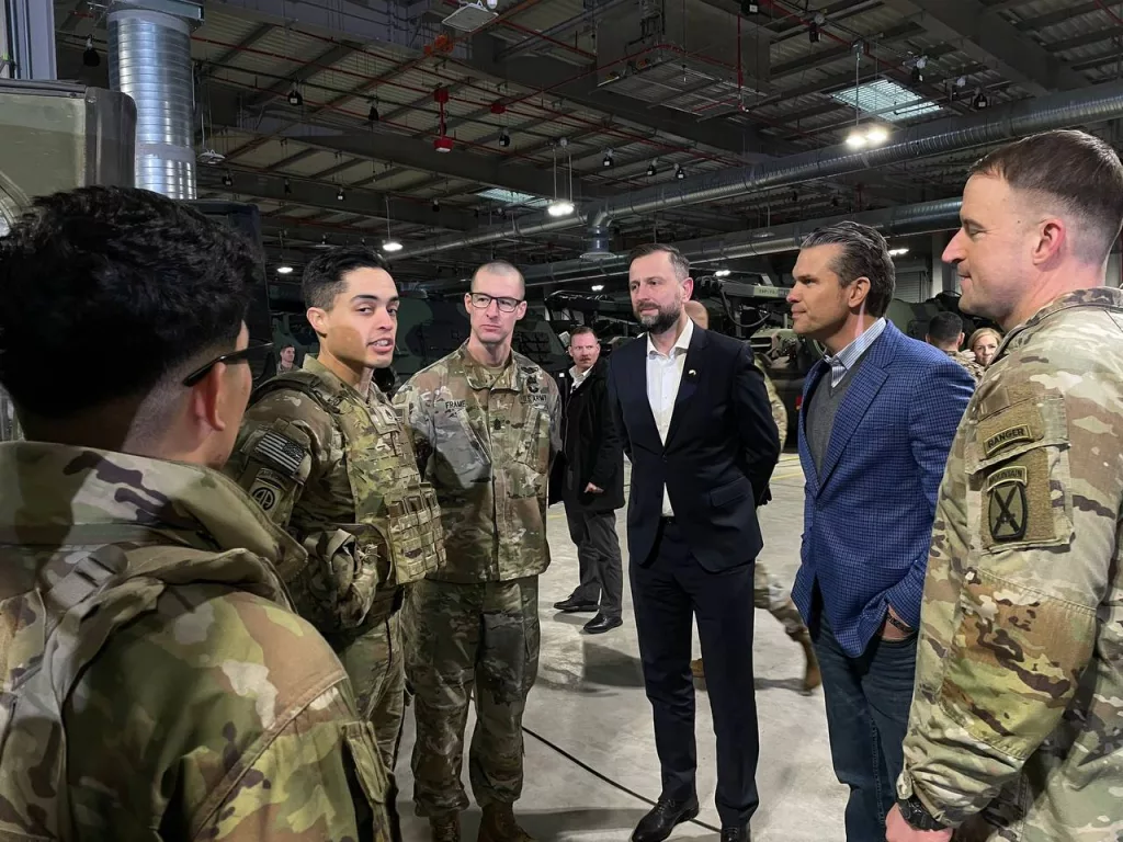 Министр обороны США Пит Хегсет посетил объект APS-2 в Польше