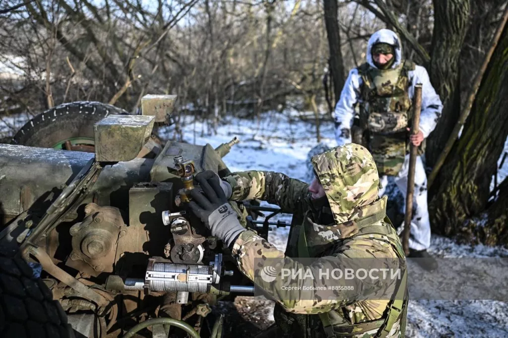 Боевая работа расчёта 122-мм гаубицы Д-30 сводной артиллерийской группы «Пресса» спецназа «Ахмат» в Курской области