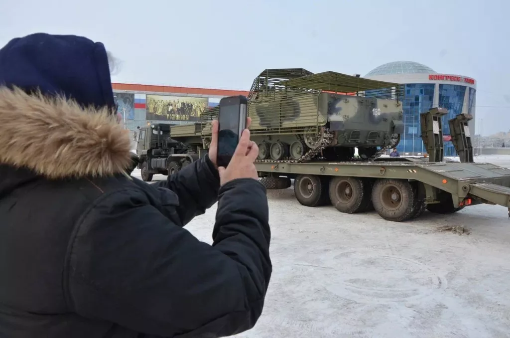 Попытки в антидроновую защиту БМП-3 от Омского высшего танкового инженерного училища