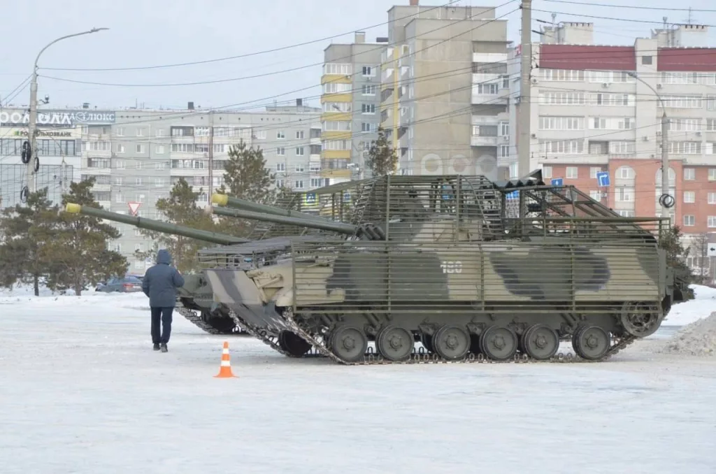 Попытки в антидроновую защиту БМП-3 от Омского высшего танкового инженерного училища