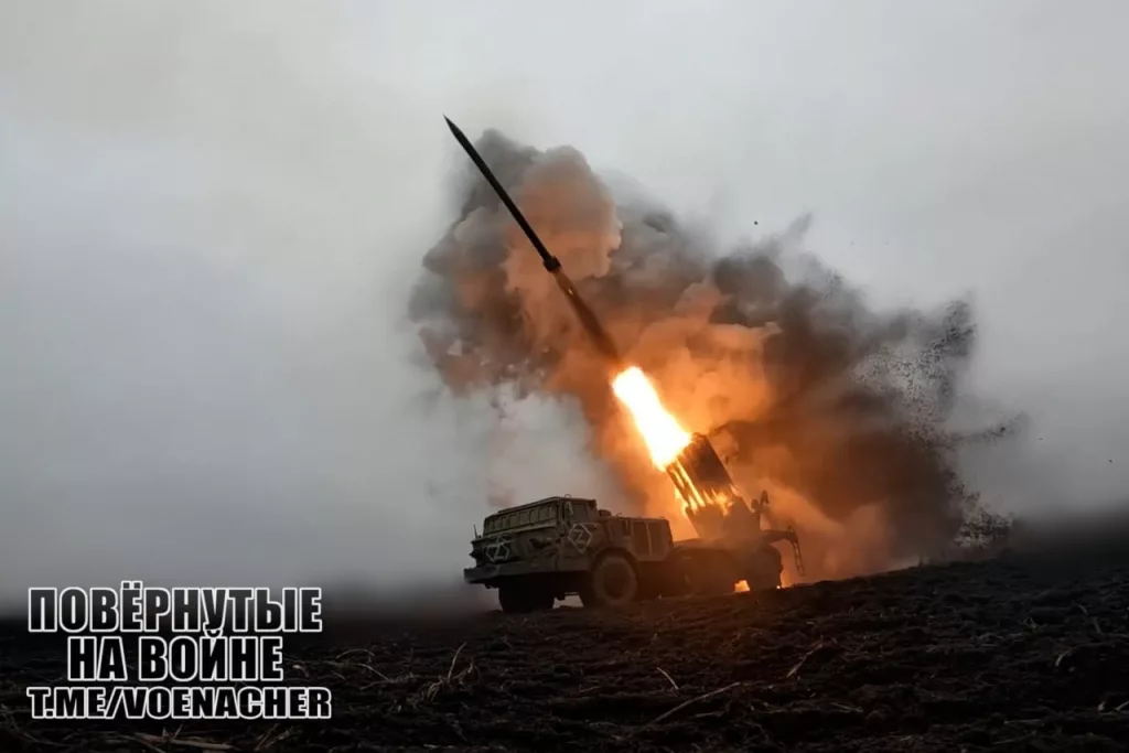 Боевая работа 152-мм САУ «Мста-C» и РСЗО «Ураган» из состава 288-й гвардейской артиллерийской бригады группировки войск «Запад»