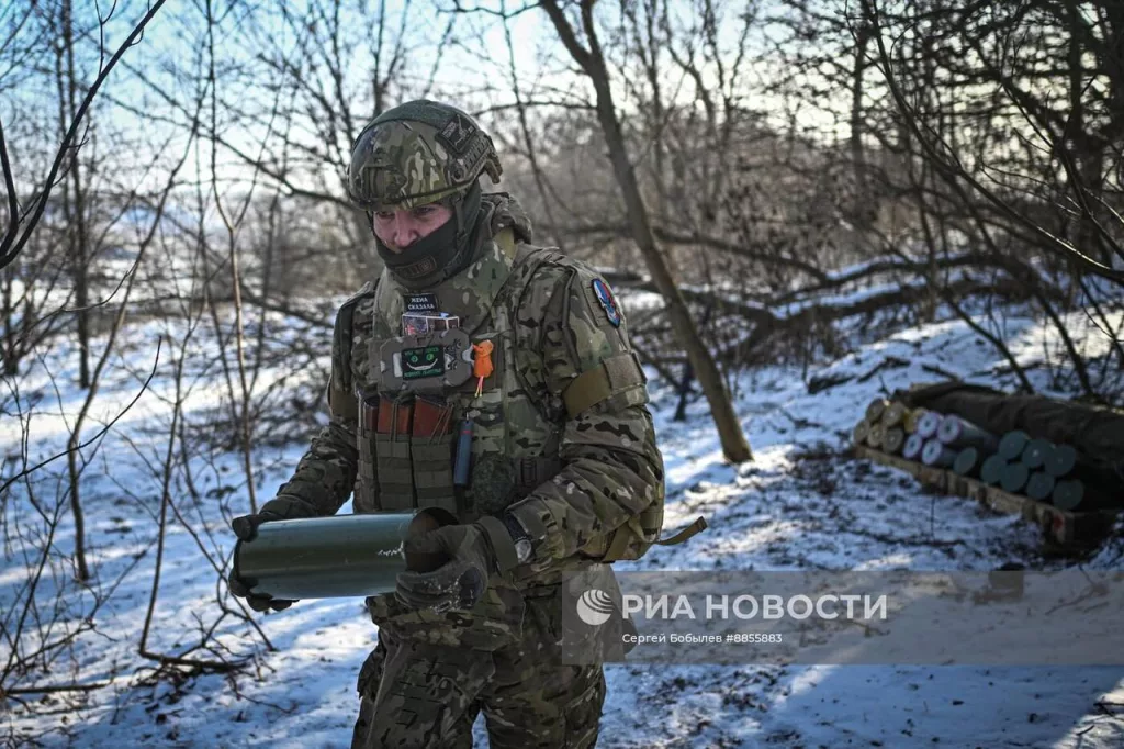 Боевая работа расчёта 122-мм гаубицы Д-30 сводной артиллерийской группы «Пресса» спецназа «Ахмат» в Курской области
