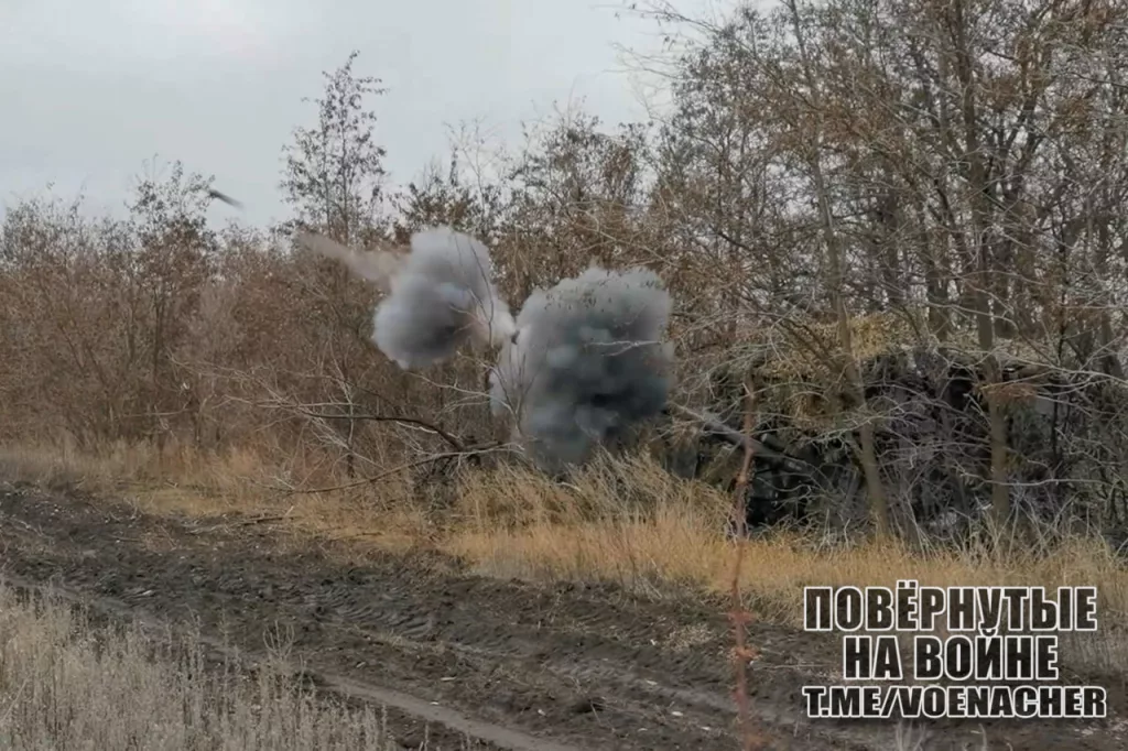 Боевая работа 152-мм САУ «Мста-C» и РСЗО «Ураган» из состава 288-й гвардейской артиллерийской бригады группировки войск «Запад»