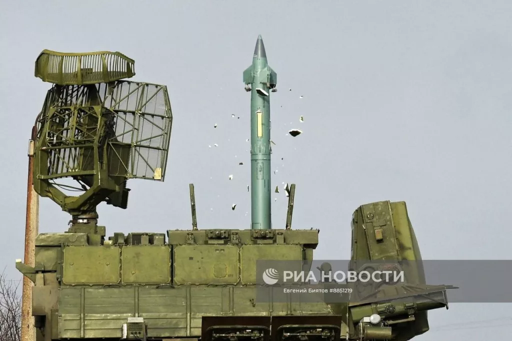 Боевая работа расчёта ЗРК 9К331 «Тор-М1» Центрального военного округа ВС РФ на Покровском (Красноармейском) направлении