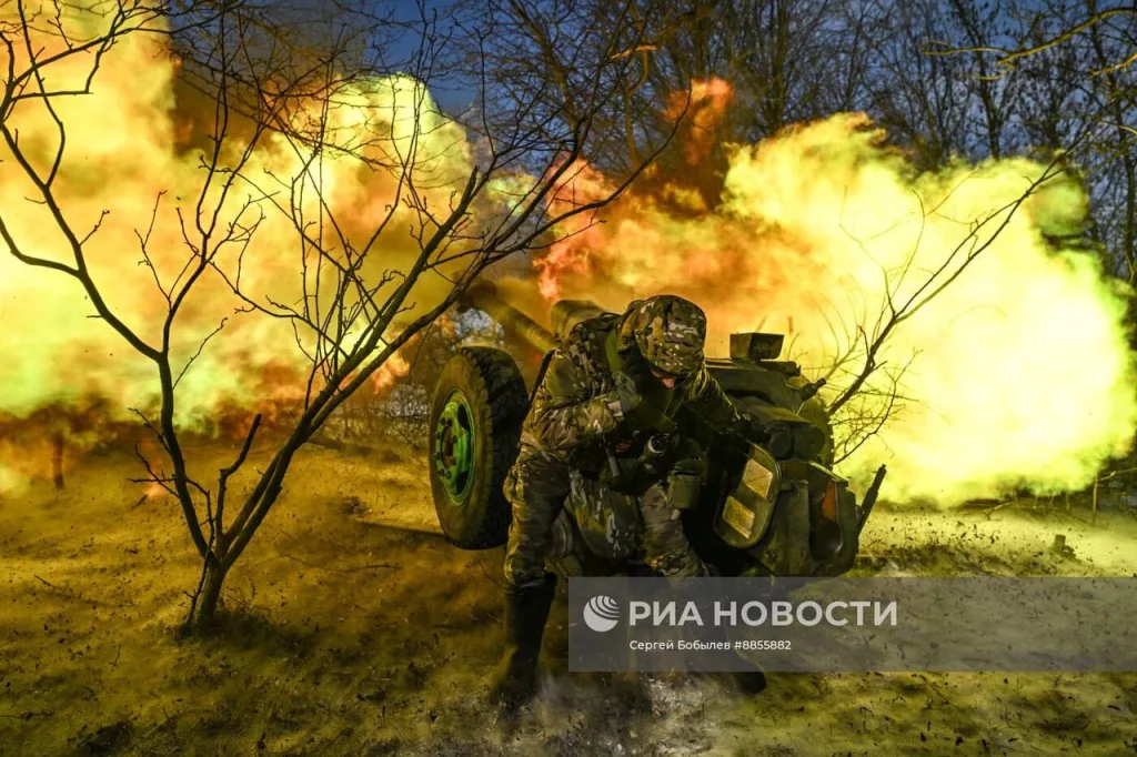Боевая работа расчёта 122-мм гаубицы Д-30 сводной артиллерийской группы «Пресса» спецназа «Ахмат» в Курской области