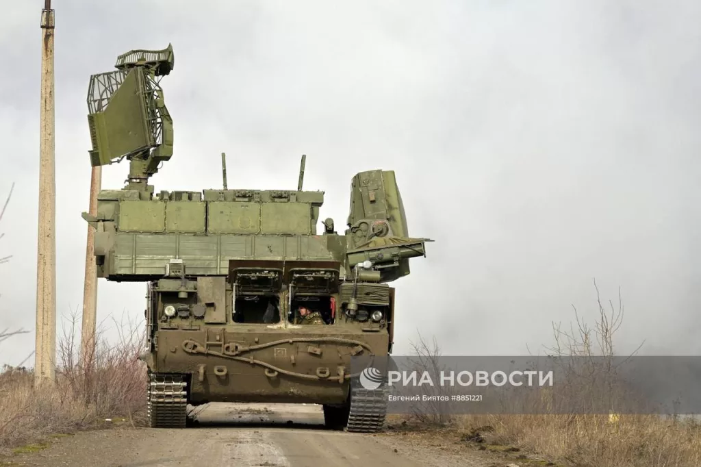 Боевая работа расчёта ЗРК 9К331 «Тор-М1» Центрального военного округа ВС РФ на Покровском (Красноармейском) направлении