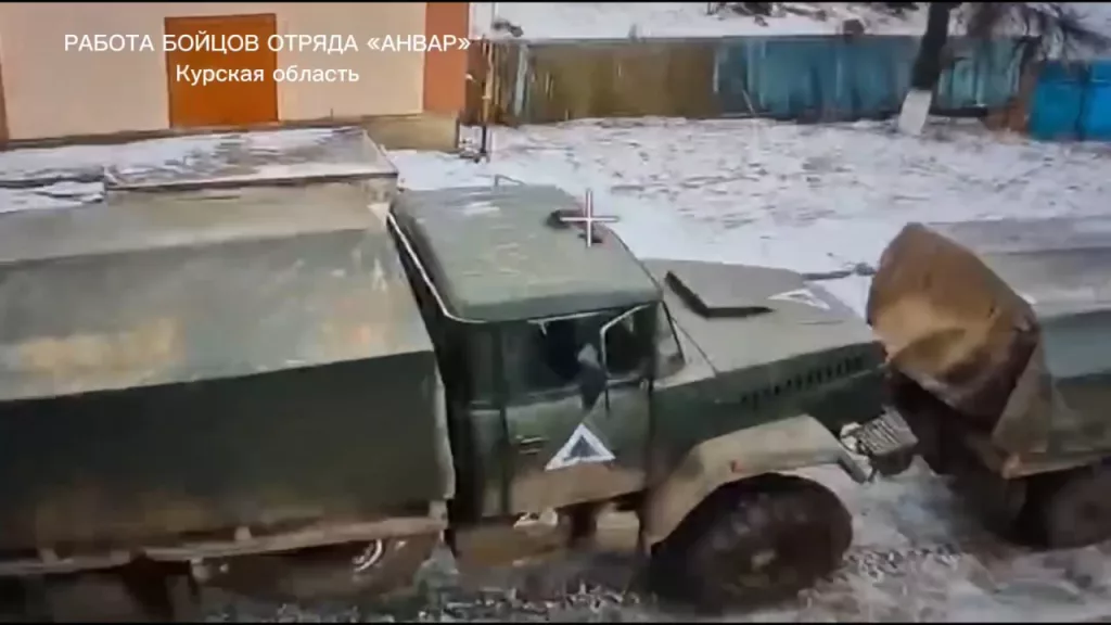 Очередные кадры работы по логистике ВСУ в Курской области, на этот раз от операторов оптоволоконных FPV-дронов специального отряда «Анвар»