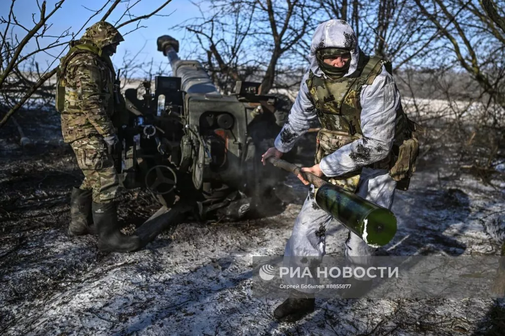 Боевая работа расчёта 122-мм гаубицы Д-30 сводной артиллерийской группы «Пресса» спецназа «Ахмат» в Курской области