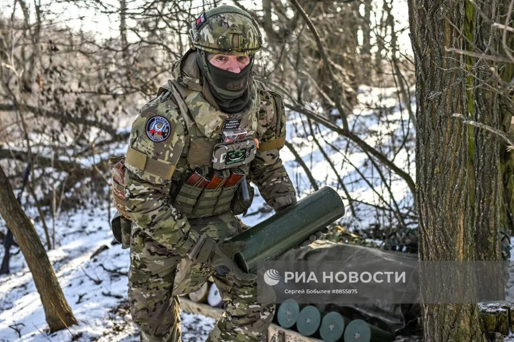 Боевая работа расчёта 122-мм гаубицы Д-30 сводной артиллерийской группы «Пресса» спецназа «Ахмат» в Курской области