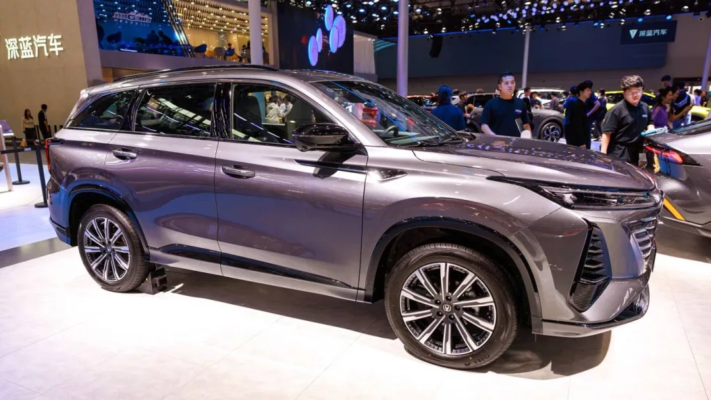 Changan начал переговоры о сборке в России. Подробности