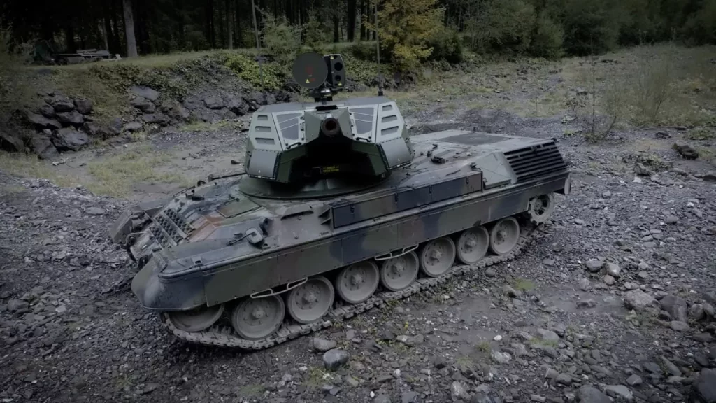 Кадры испытаний немецкой ЗСУ Skyranger 35 на шасси танка Leopard 1