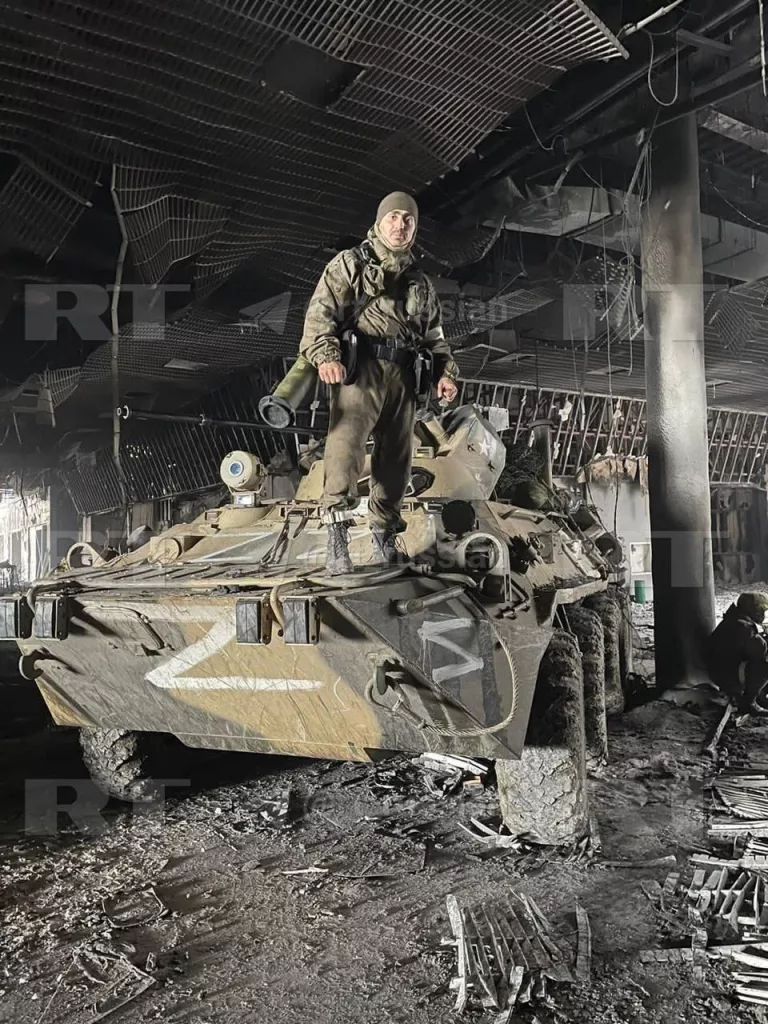 Боец на БТР прорвал окружение и помог эвакуировать наших бойцов из «дома Павлова» в Мариуполе: это история подвига из 2022 года
