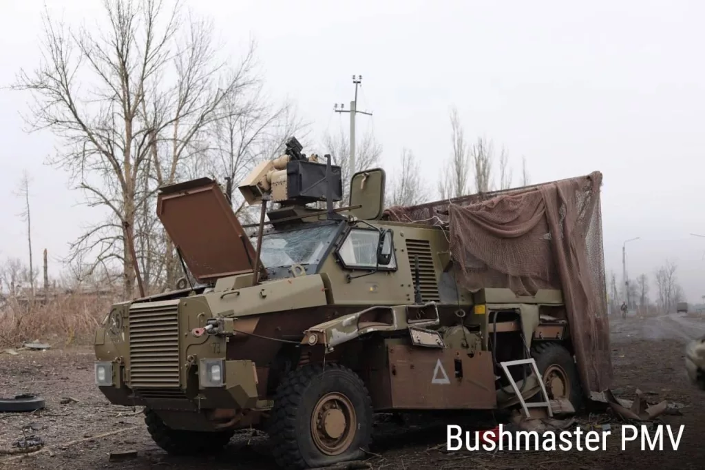 Очередной приунывший австралийский броневичок Bushmaster PMV ВСУ в Курской области