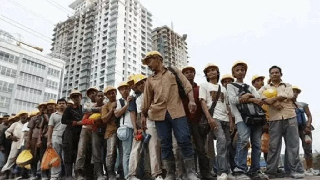 Российские застройщики начали привлекать рабочих из Индии