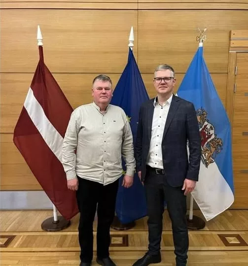 В Риге наградили учителя, который заставлял русских детей на уроке встать под гимн Украины