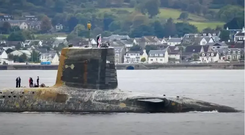 Британия грозит РФ ядерными подлодками, которые еле держатся на плаву