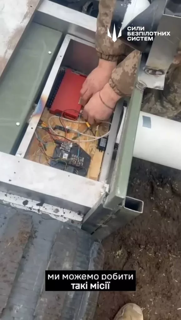 Силы беспилотных систем ВСУ представили оптоволоконные модули «Шелкопряд» для FPV-дронов и наземных роботизированных комплексов