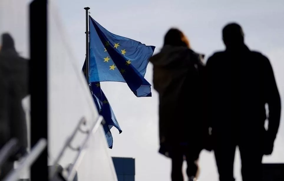 А вот Россия тем временем ставит подножку планам Евросоюза перевооружиться