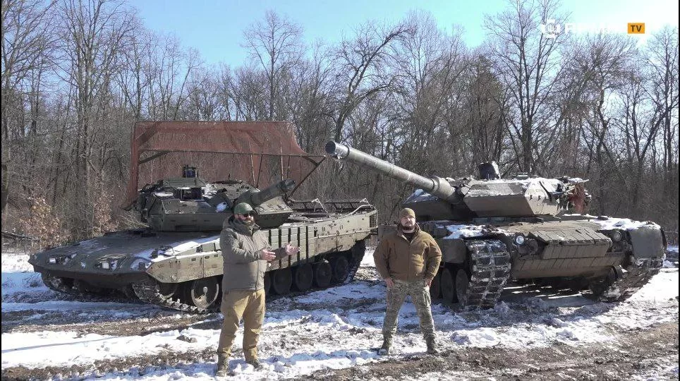 Португальский Leopard 2A6 и шведский Strv 122A (модернизированный Leopard 2A5) с динамической защитой "Контакт-1" из состава 21-й ОМБр ВСУ