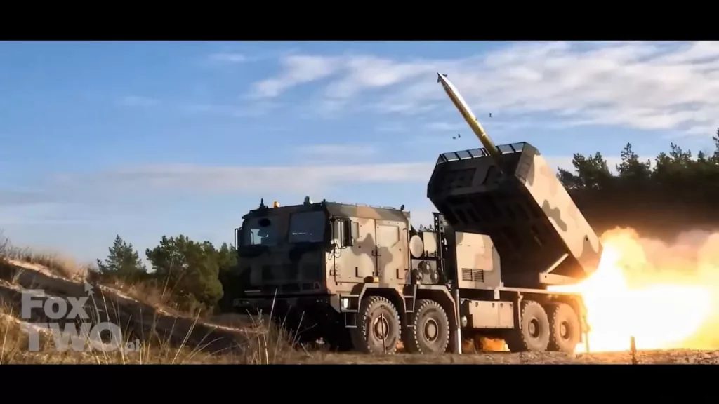 Кадры первого запуска корректируемых ракет CGR-080 из РСЗО HOMAR-K армии Польши