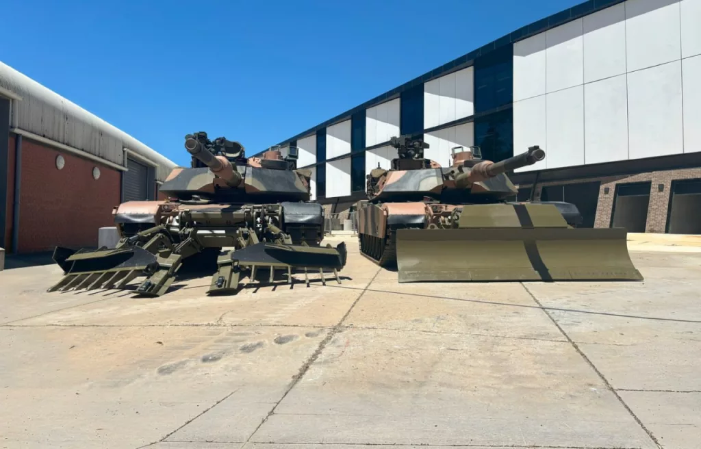 Польша модернизирует танки Abrams новой системой быстрой интеграции дополнительного инженерного оборудования SLICE