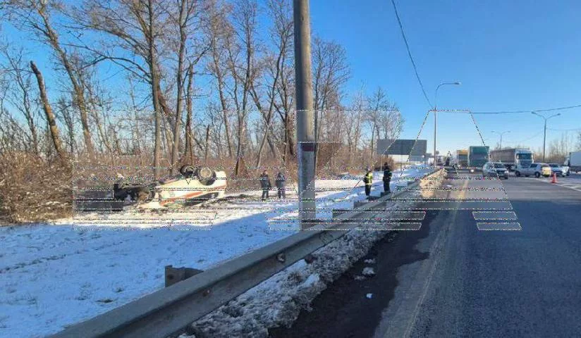 Замглавы МЧС России перевернулся на автомобиле в Тульской области. Авария произошла на 260-м км трассы М-4 «Дон» днем 15 марта