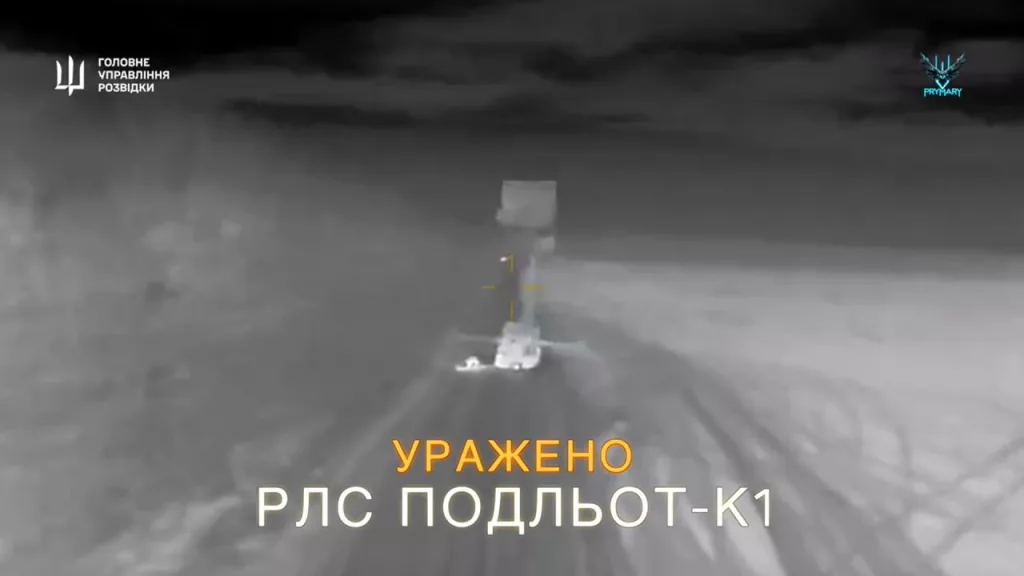 Противник продолжает публиковать кадры применения FPV-дронов самолетного типа с терминалами Starlink в Крыму