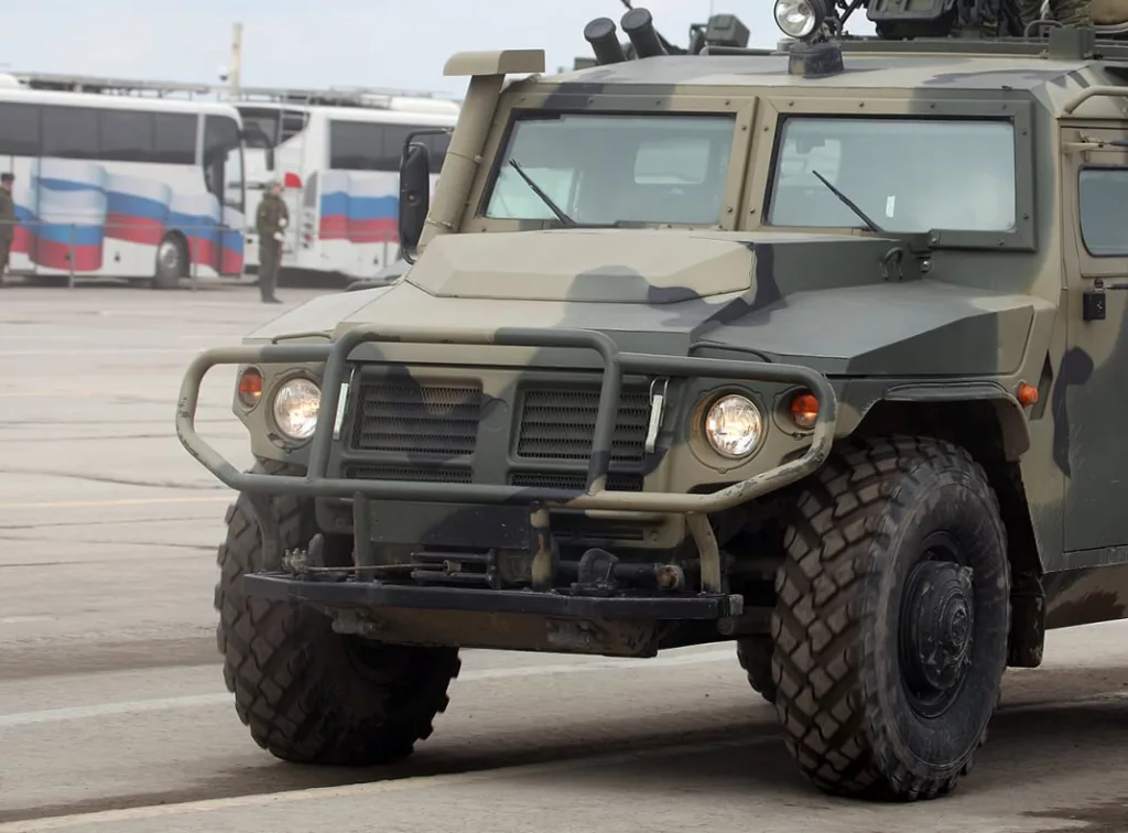 Китайский вездеход Desertcross-1000, переделанный под бронеавтомобиль "Тигр-М"
