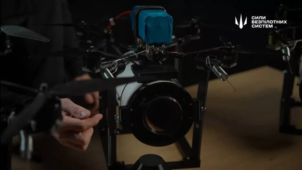 Силы беспилотных систем ВСУ представили оптоволоконные модули «Шелкопряд» для FPV-дронов и наземных роботизированных комплексов