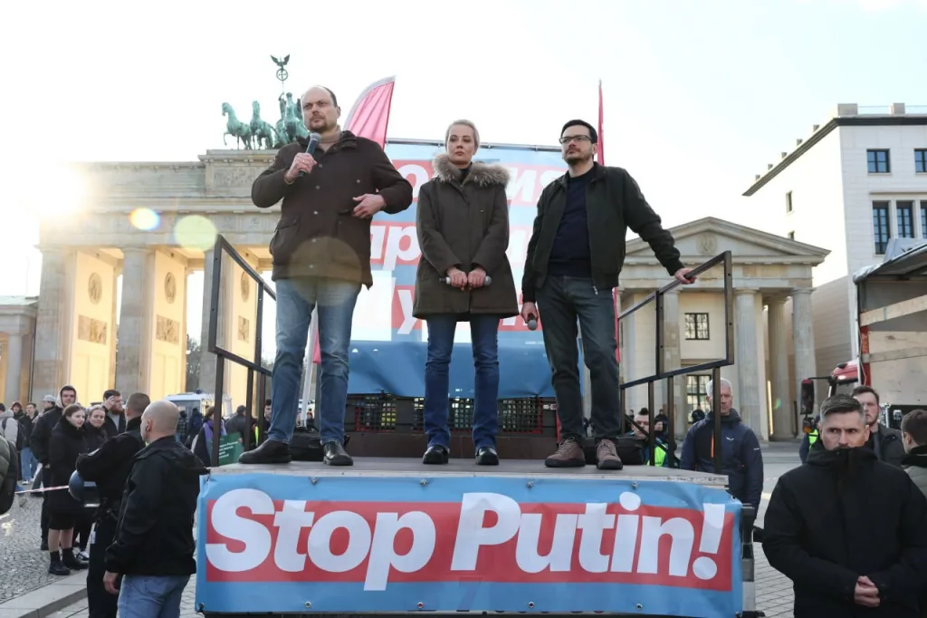 Раскол: даже предатели потешаются над провалом «российской оппозиции» в Берлине