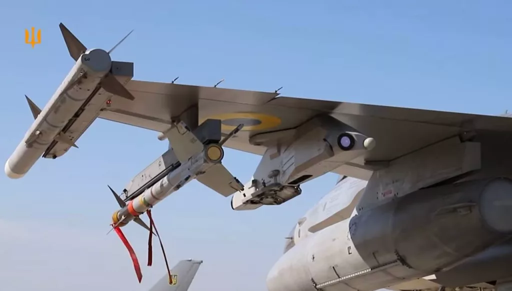 Кадры из репортажа об истребителях F-16, эксплуатируемых воздушными силами Украины