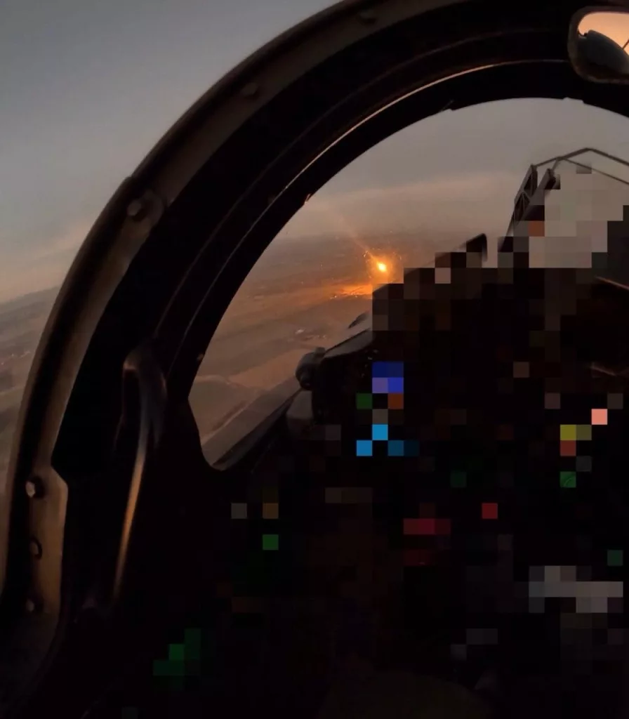 Генштаб ВСУ опубликовал несколько фотографий, предположительно, одного из первых боевых вылетов французских истребителей Mirage-2000