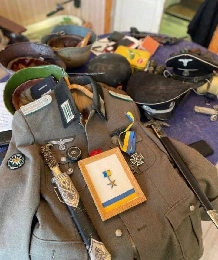 В Иваново, СК в рамках уголовного дела решили провести обыск у мужика подозреваемого в пособничестве ВСУ