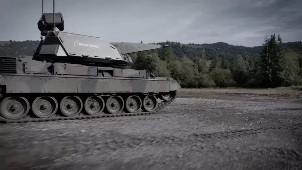 Кадры испытаний немецкой ЗСУ Skyranger 35 на шасси танка Leopard 1