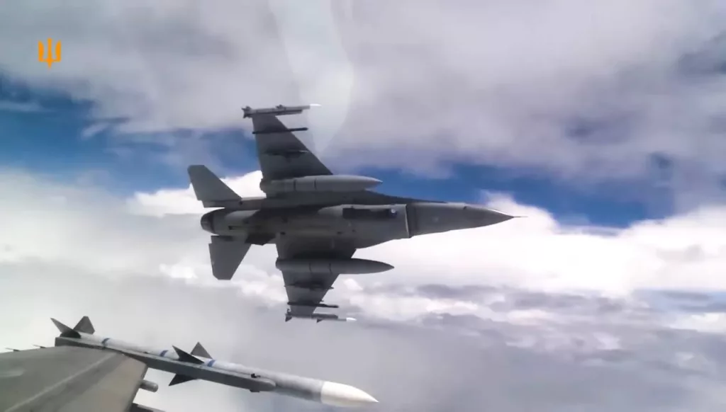 Кадры из репортажа об истребителях F-16, эксплуатируемых воздушными силами Украины
