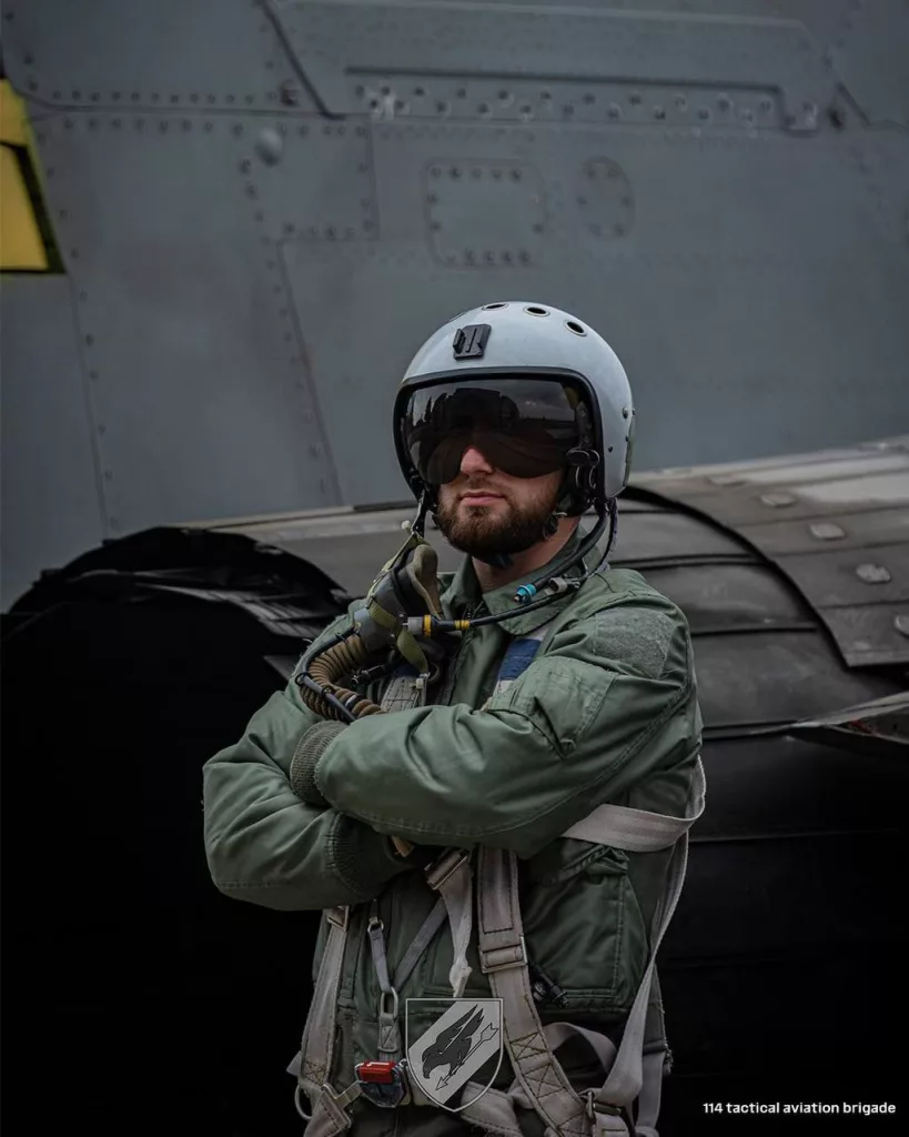 Несколько кадров с переданными Польшей истребителями МиГ-29 на вооружении воздушных сил Украины, в частности 114-й бригады тактической авиации